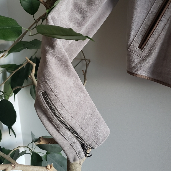 BCBGMaxAzria Sloan Faux Suede Cropped Moto Jacket in Moss Size Small Retail $300 - Picture 8 of 10